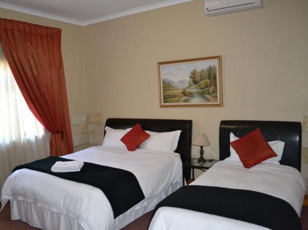 Lala Dene Lodge Bloemfontein Exterior photo